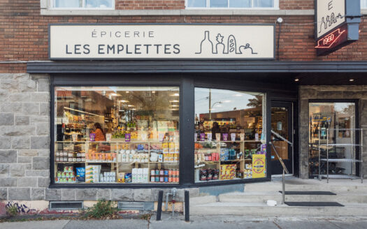 Dynamic neighborhood grocery store