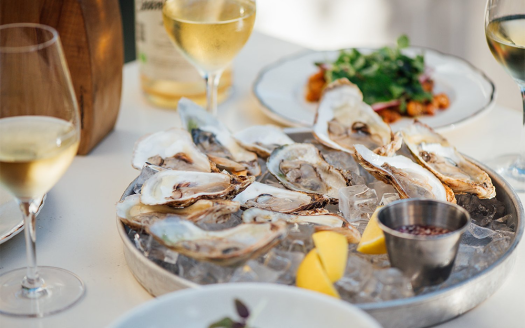 Restaurant de type fruits de mer avec permis de bar