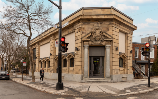 Immeuble commercial dans l’ancienne banque Molson