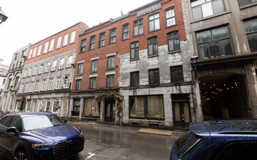 Immeuble commercial à vendre dans le Vieux-Montréal